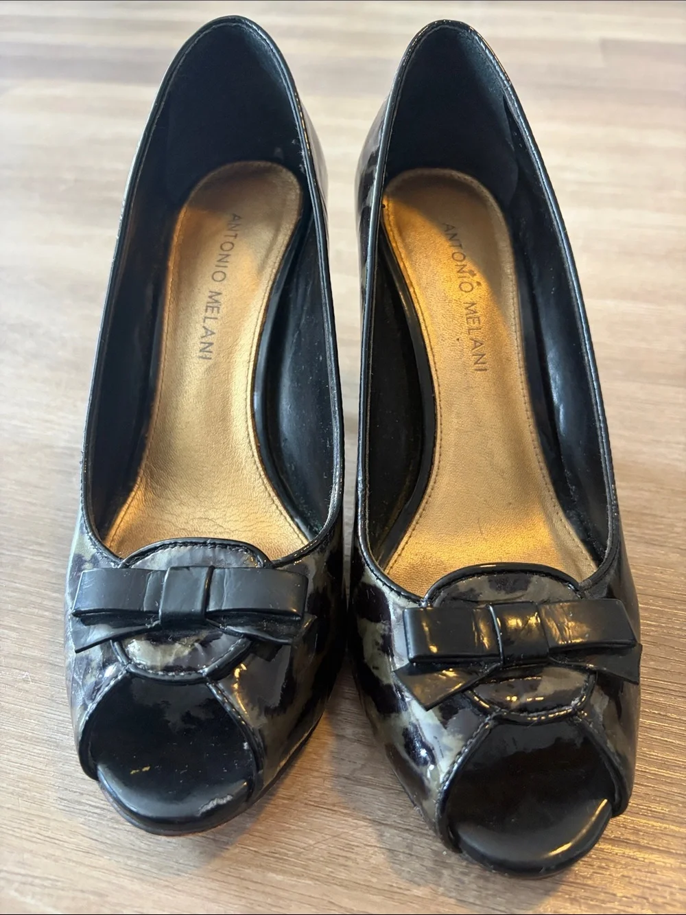 ANTONIO MELANI Black & Green Patent Peep-Toe Pumps with Bow Accent